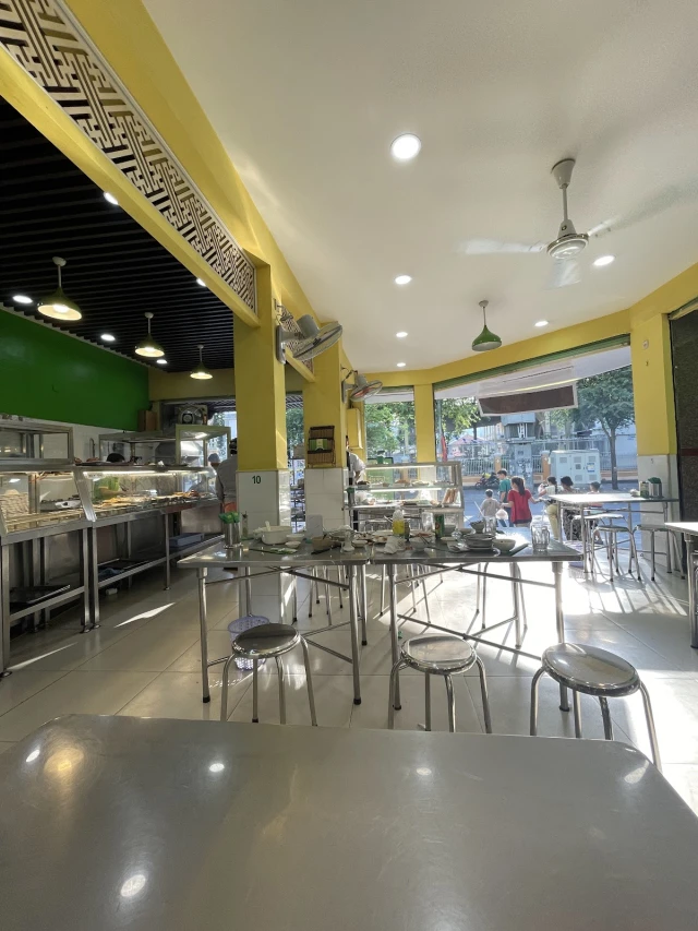 Cơm Tấm Thuận Kiều - Tôn Thất Tùng - không gian 2