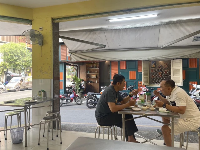 Cơm Tấm Thuận Kiều - Tôn Thất Tùng - không gian 4
