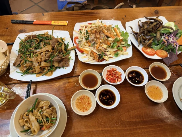 Tá Lả Quán - Phạm Văn Đồng