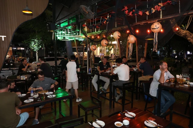 Mr Craft - Craft Beer & Wine - Cao Triều Phát - không gian 1