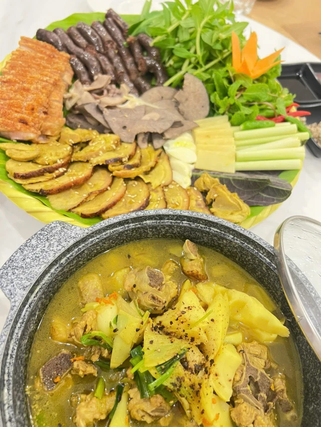 Vườn Ẩm Thực Số 7 - Phạm Văn Hai