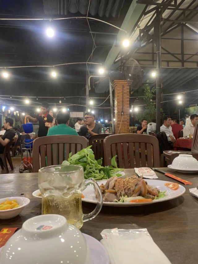 Lẩu Dê Tài Ký - Ung Văn Khiêm