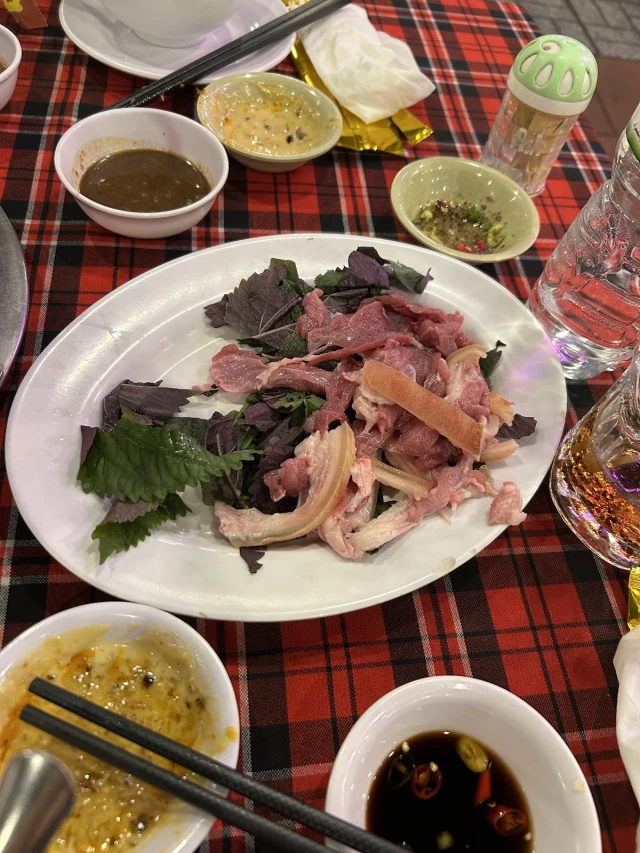 Lẩu Dê Tài Ký - Ung Văn Khiêm
