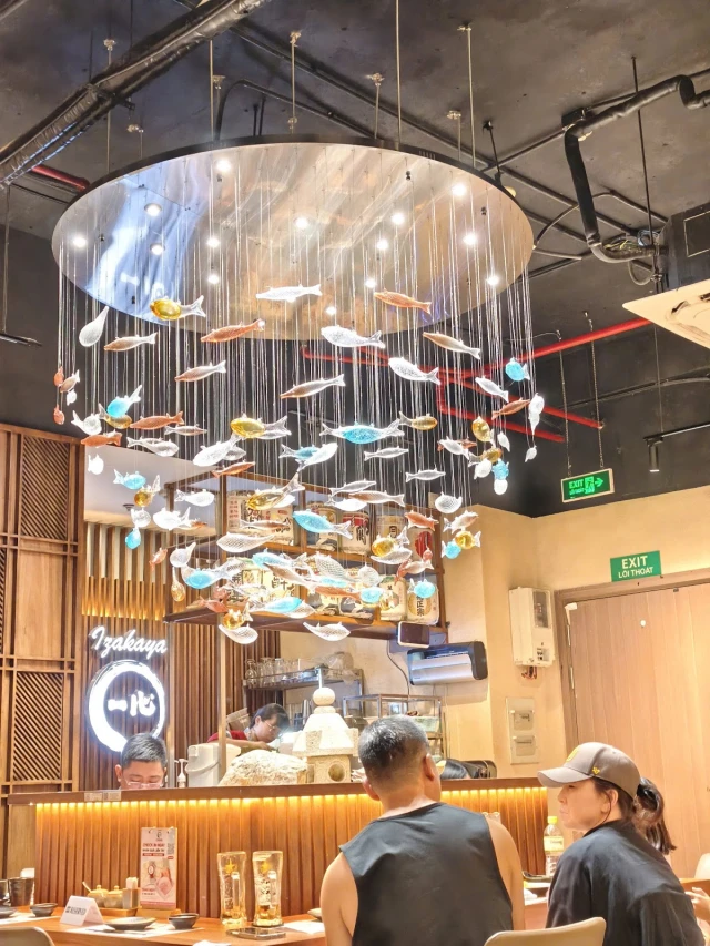 Isshin Izakaya - Vinhomes Central Park - không gian 3