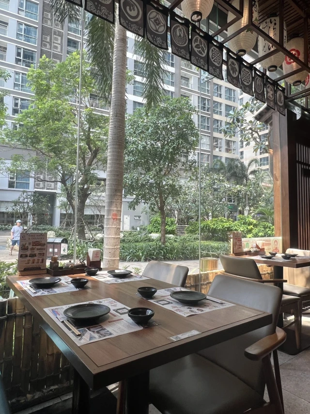 Isshin Izakaya - Vinhomes Central Park - không gian 4