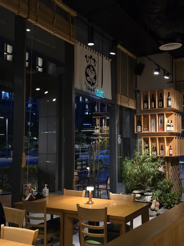 Higuchi Sushi & Grill - Empire City - không gian 3