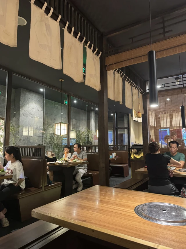 Chiba - Yakiniku Nướng Nhật Bản - Hoàng Hoa Thám - không gian 4