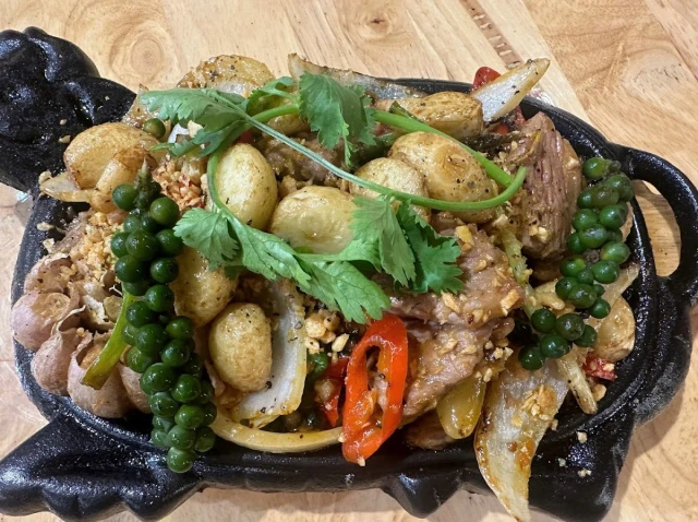 GHIỀN BBQ Nướng & Lẩu - Lê Cơ