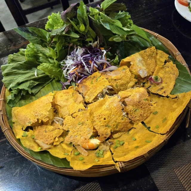 Saigon Palm - Lê Thị Hồng Gấm