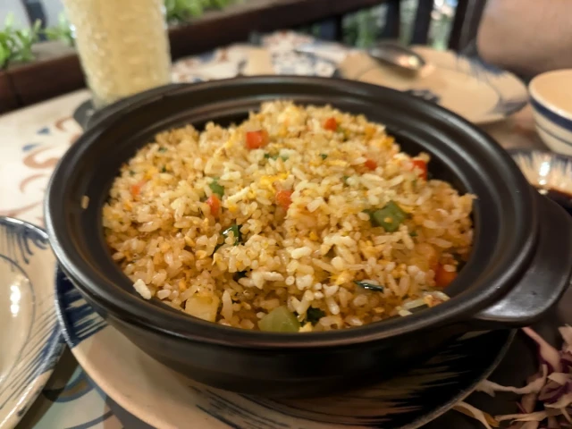 Saigon Palm - Lê Thị Hồng Gấm