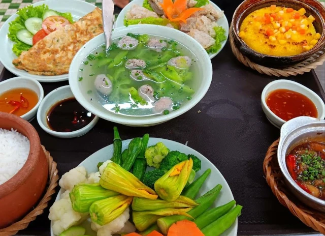 Cơm Niêu Thiên Lý - Thuận Kiều