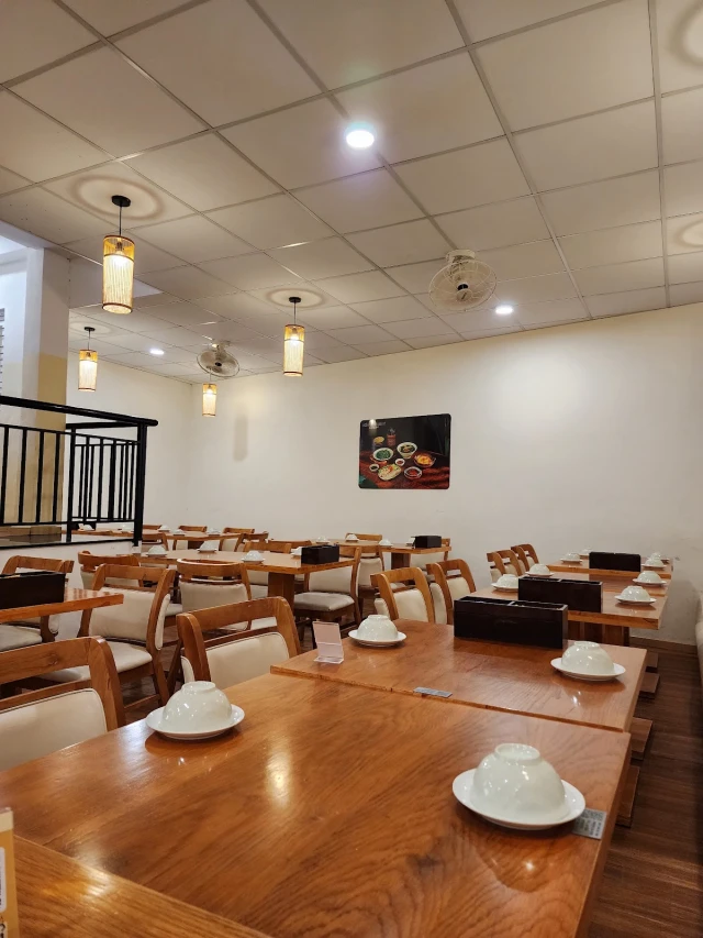 Cơm Niêu Thiên Lý - Phan Đăng Lưu - không gian 3