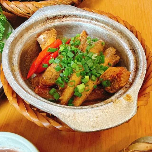 Cơm Niêu Thiên Lý - Tạ Hiện