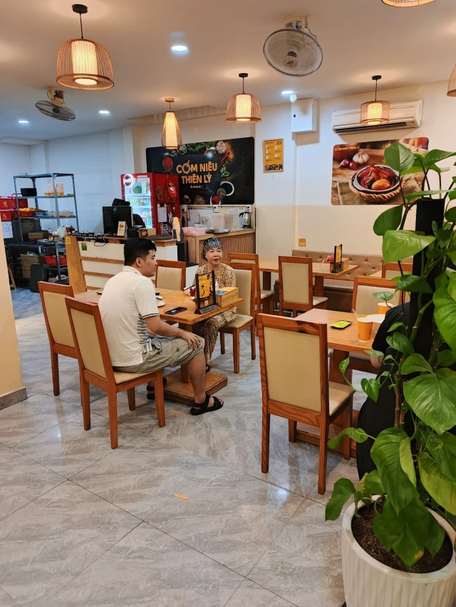 Cơm Niêu Thiên Lý - Tạ Hiện - không gian 1