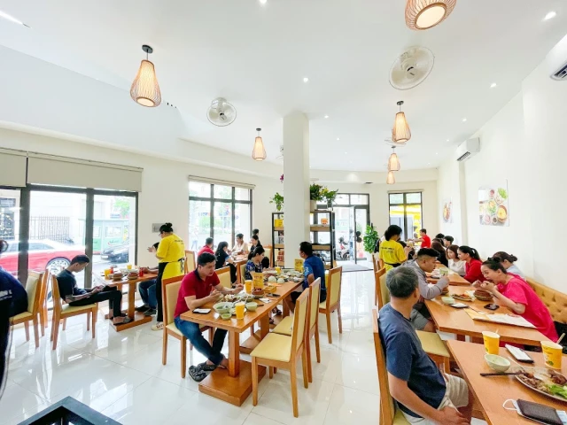 Cơm Niêu Thiên Lý - Cityland - không gian 1