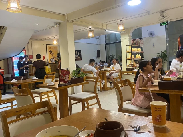 Cơm Niêu Thiên Lý - Dương Quang Đông - không gian 3