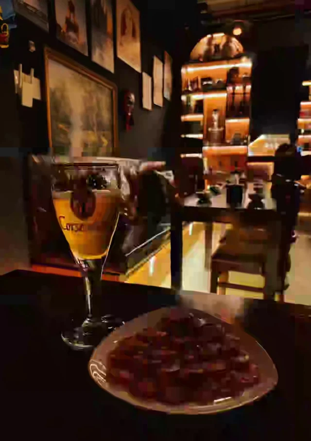 Ông Otis Lounge - Trần Quang Khải