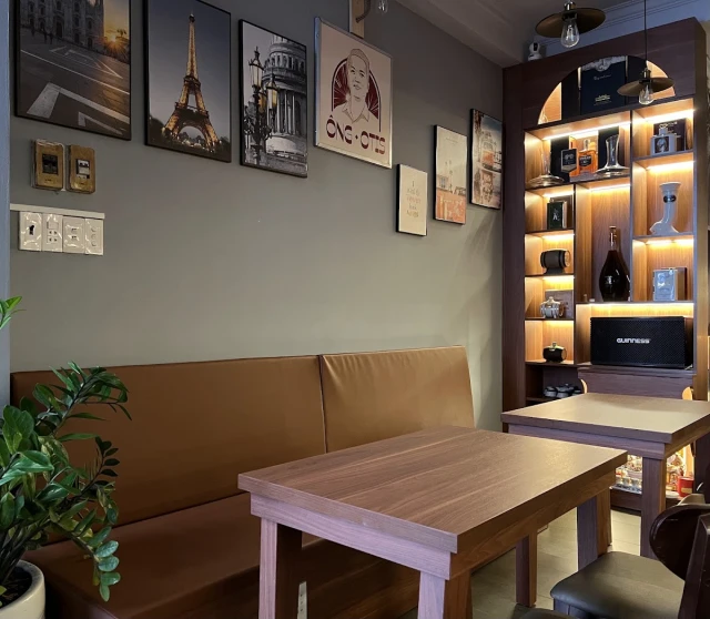 Ông Otis Lounge - Trần Quang Khải - không gian 1