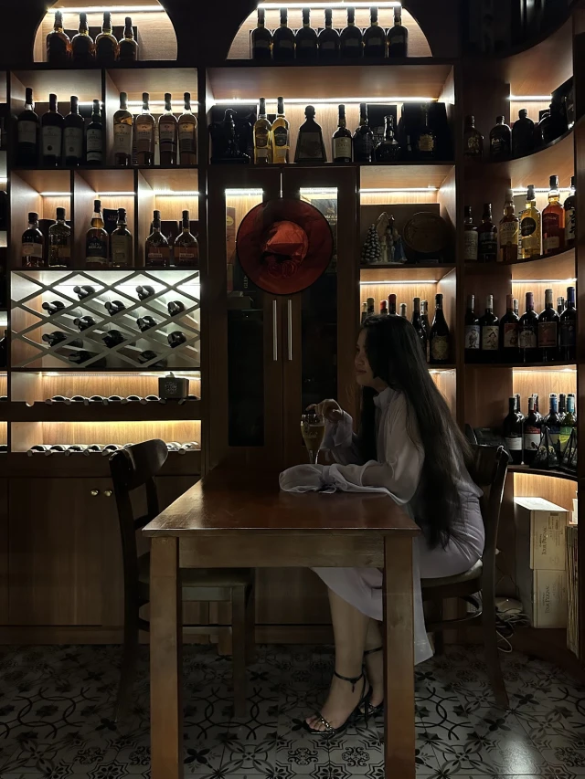 Ông Otis Lounge - Trần Quang Khải - không gian 5