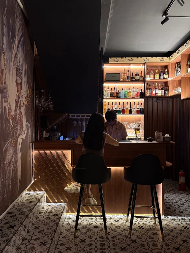 Ông Otis Lounge - Trần Quang Khải - không gian 6