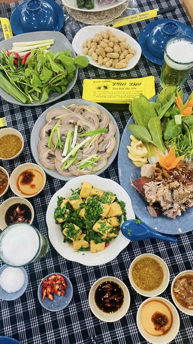 Phố Bia - Lê Văn Lương
