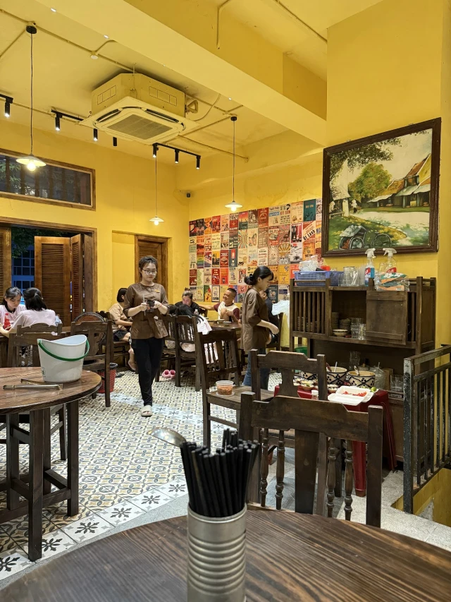 Mợ Mê Ốc - Trần Hưng Đạo - không gian 4