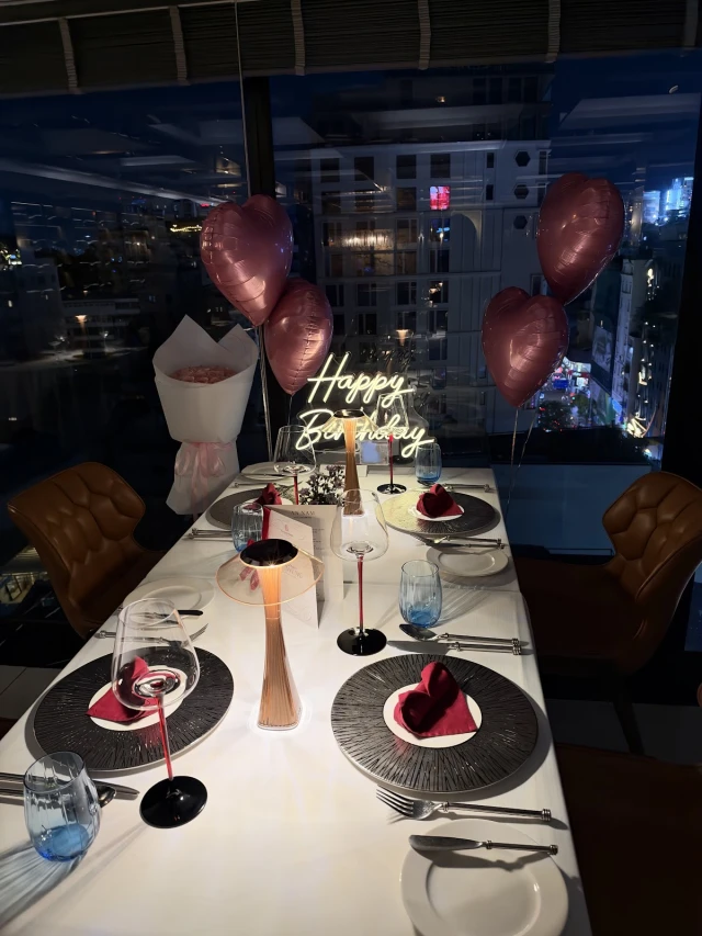 Cloud Nine Sai Gon Restaurant - Lý Tự Trọng