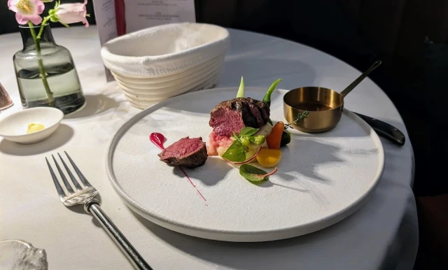 Cloud Nine Sai Gon Restaurant - Lý Tự Trọng
