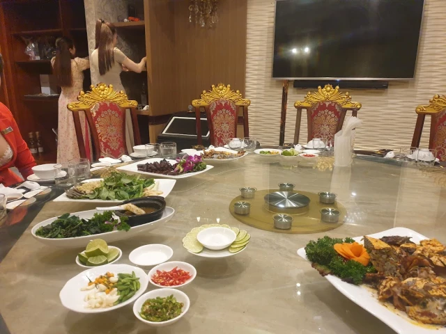 Lux 68 Restaurant - Nguyễn Đình Chiểu