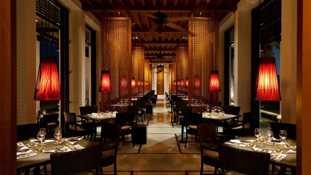 Lux 68 Restaurant - Nguyễn Đình Chiểu - không gian 1