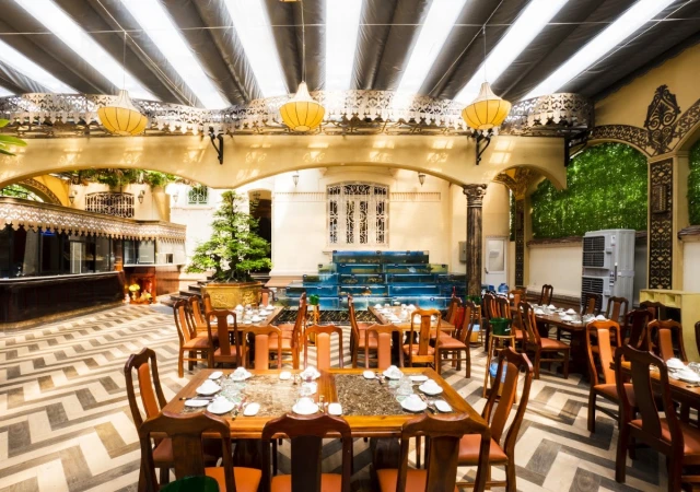 Lux 68 Restaurant - Nguyễn Đình Chiểu - không gian 3