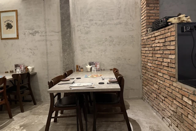 Barrio Wine & Dine - Mê Linh - không gian 2