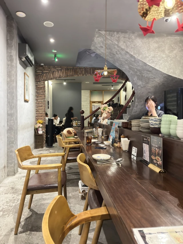 Barrio Wine & Dine - Mê Linh - không gian 4