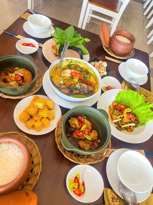 Nhà Hàng Sâm Ngọc Linh - Phố đi bộ Nguyễn Huệ