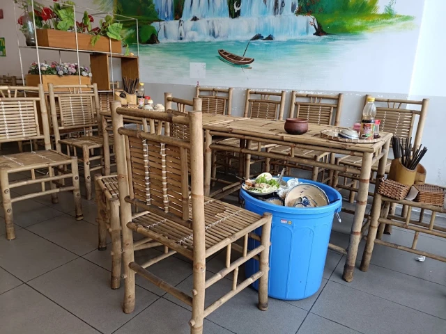 Cơm Niêu Làng Tre - Phan Văn Trị - không gian 3