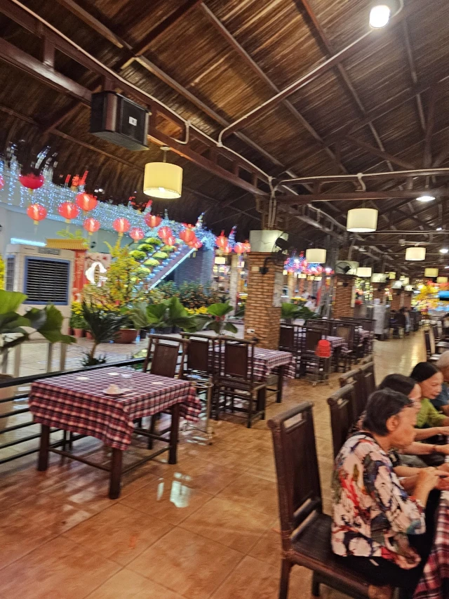 Đại Phú - Nguyễn Văn Quá, Q12 - không gian 6
