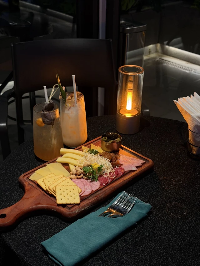 Aqua Sky Bar - La Siesta Premium Saigon Central - Lê Anh Xuân