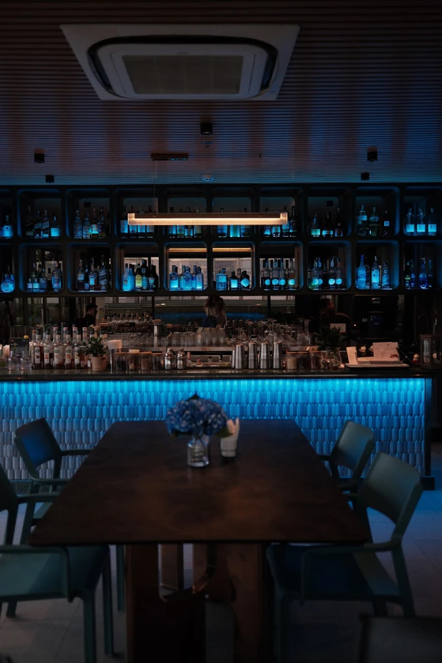 Aqua Sky Bar - La Siesta Premium Saigon Central - Lê Anh Xuân - không gian 2