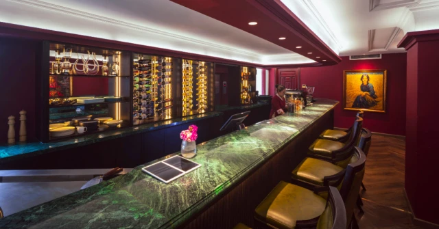 Nhà hàng Steakhouse The Fan - Khu Biệt Thự Kim Long - không gian 1
