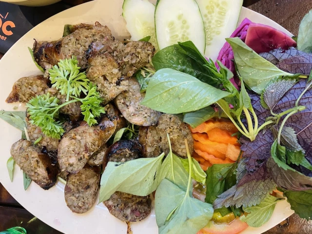 Bia Khô Dân Chủ - Cách Mạng Tháng 8