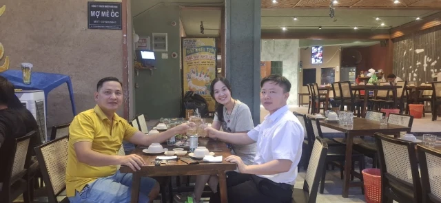 Bia Khô Dân Chủ - Cách Mạng Tháng 8 - không gian 4