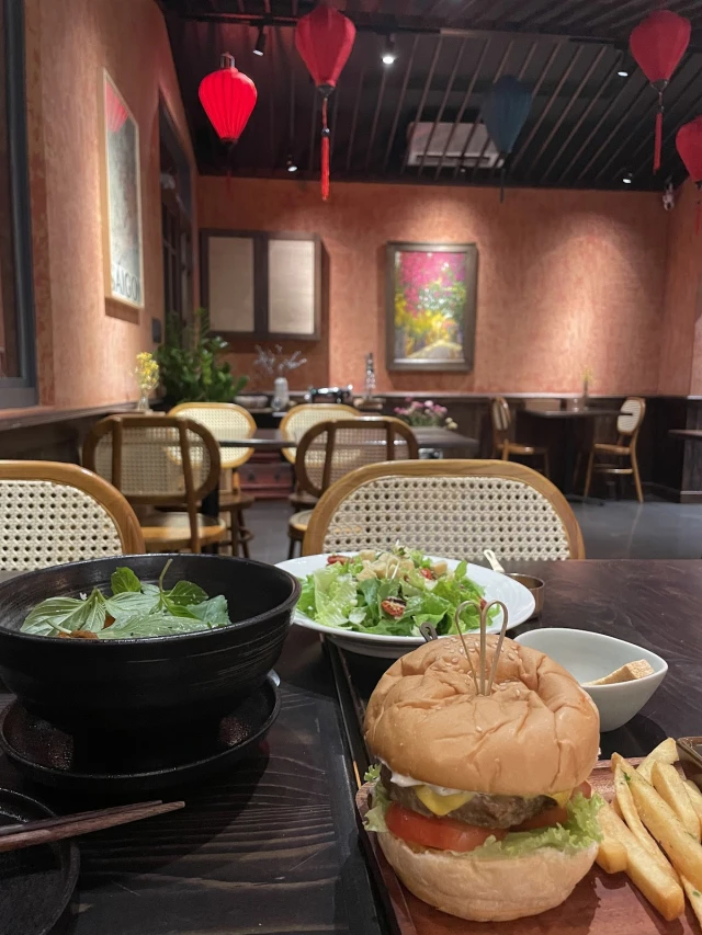 6Seven Restaurant - Đường số 23