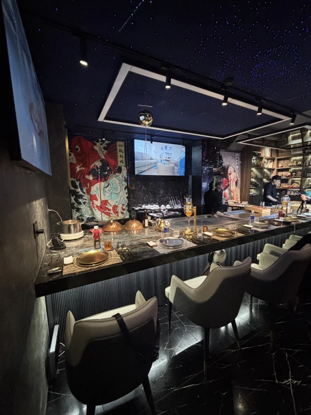 The Gu Teppanyaki & Hotpot - Trần Bình Trọng - không gian 6