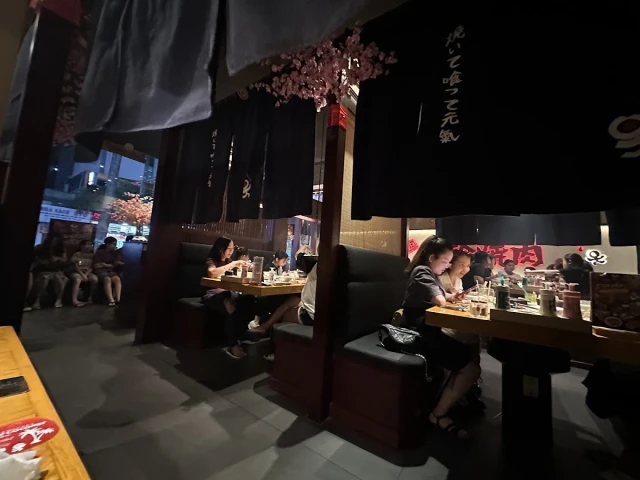 Gyu Shige Ngưu Phồn - Nguyễn Thị Minh Khai - không gian 4