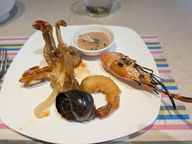 Hoàng Yến Buffet Premier - Nguyễn Đình Chiểu