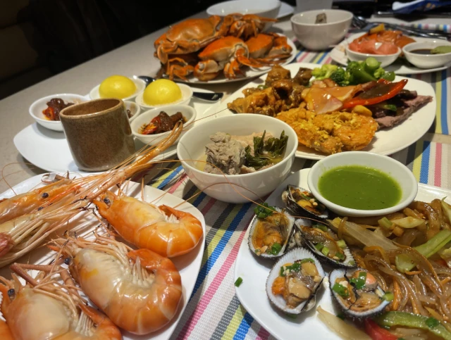 Hoàng Yến Buffet – Vạn Hạnh Mall