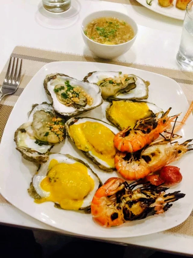 Hoàng Yến Buffet – Vạn Hạnh Mall
