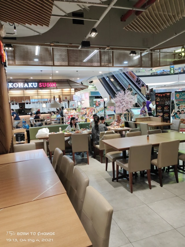 Hoàng Yến Buffet – Vạn Hạnh Mall - không gian 6