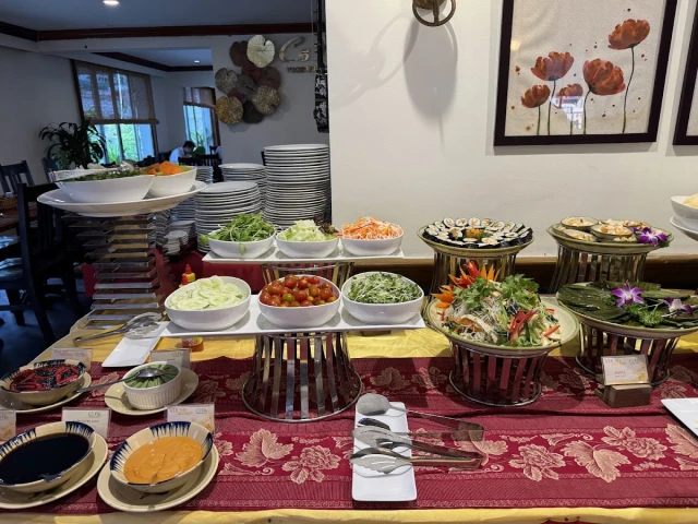 Buffet Chay Cỏ Nội - Khách Sạn Bông Sen