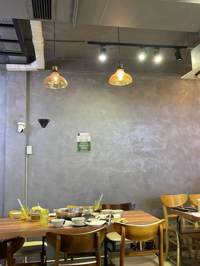 Rakuen Hotpot - Lê Văn Sỹ - không gian 3